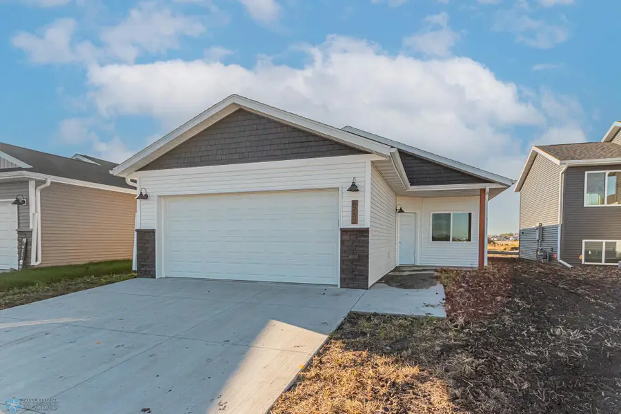 703 10th Street Nw, Frazee, MN 56544 - #2