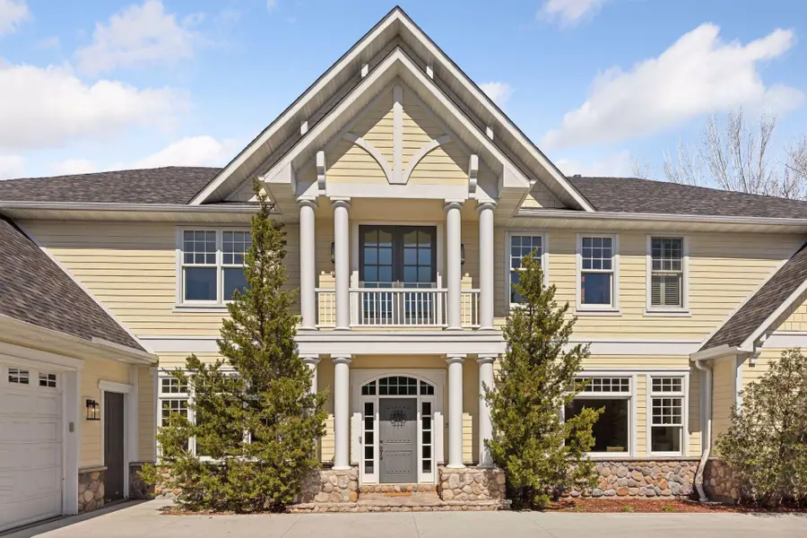 5912 Vernon Avenue S, Edina, MN 55436 - Image #2