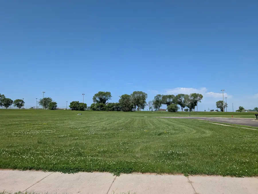 414 Berlin Circle, Marshall, MN 56258 - #3