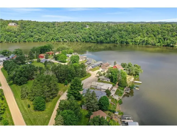 40543 Ryans Bay Road, Zumbro Falls, MN 55991