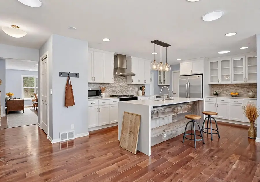 2465 Brunswick Avenue N, Golden Valley, MN 55422 - Image #3