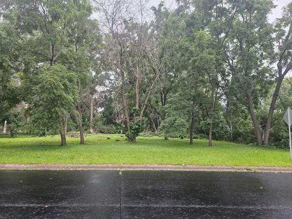 822 Palm Court, North Saint Paul, MN 55109