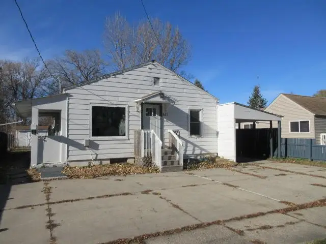 611 15th Street N, Moorhead, MN 56560 - #1