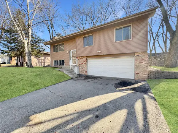 9233 59th Avenue N, Minneapolis, MN 55428