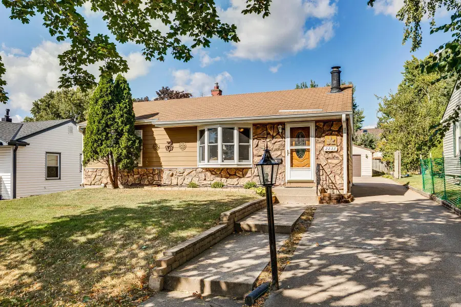 2233 Fremont Avenue E, Saint Paul, MN 55119 - #2