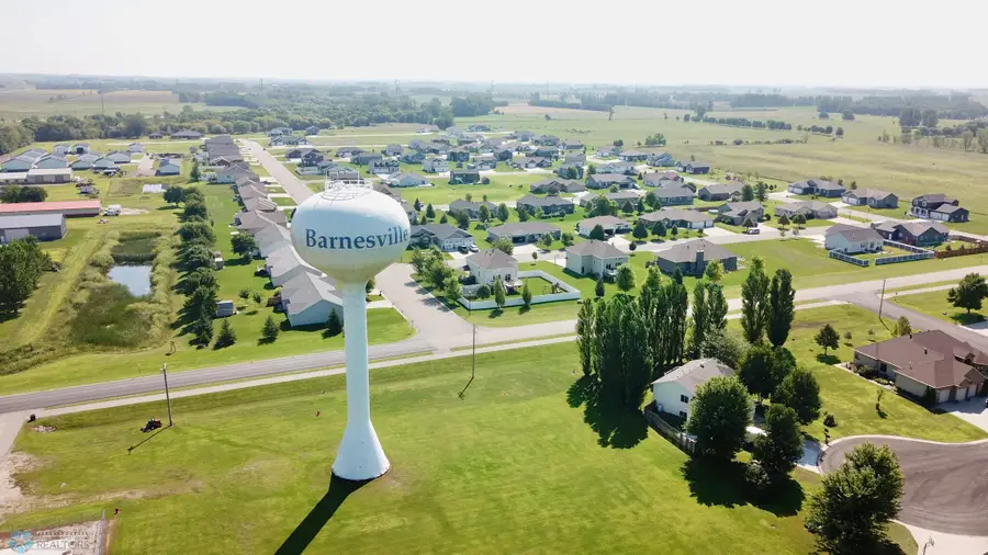 211 19 Circle Ne, Barnesville, MN 56514 - #3