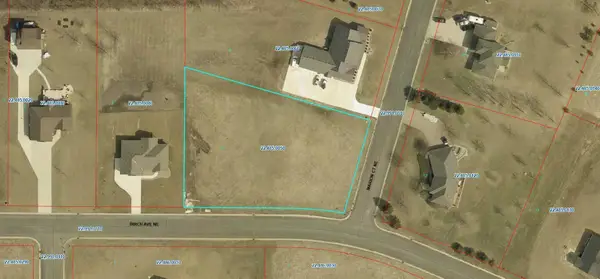 1017 Birch Avenue Ne, Montgomery, MN 56069