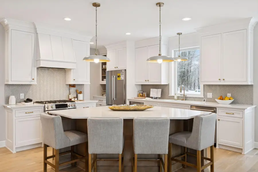 599 Harbor Court, Shoreview, MN 55126 - Image #3