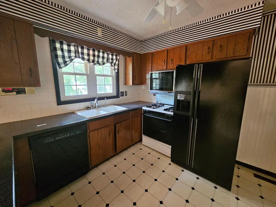 1810 Michaelle Lane, Albert Lea, MN 56007 - Image #3