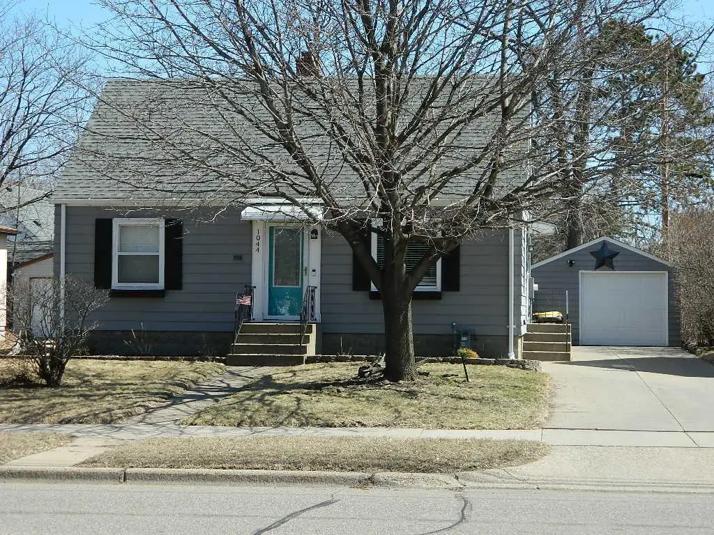 1044 Oakdale Avenue, West Saint Paul, MN 55118 - Image #1