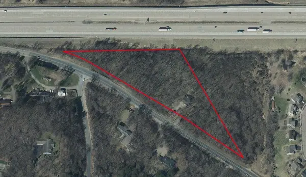 464 Stageline Rd, Hudson, WI 54016