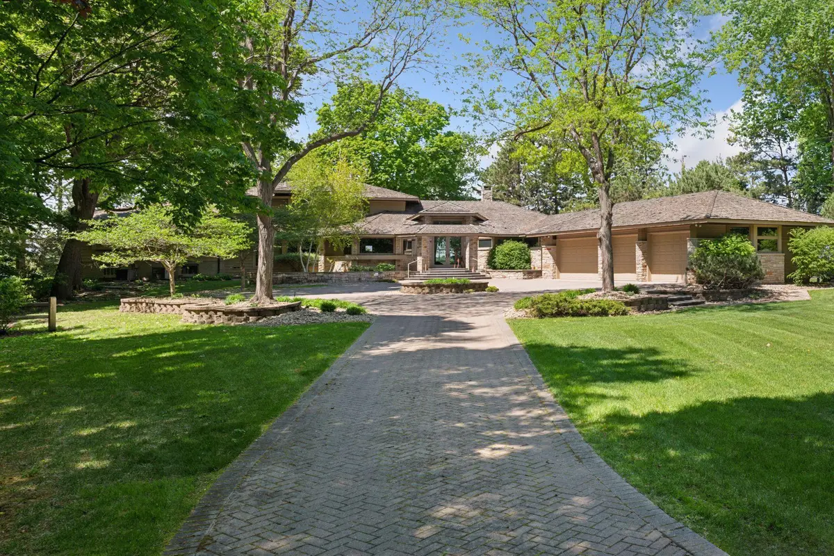 28235 Boulder Circle, Excelsior, MN 55331 - Image #1