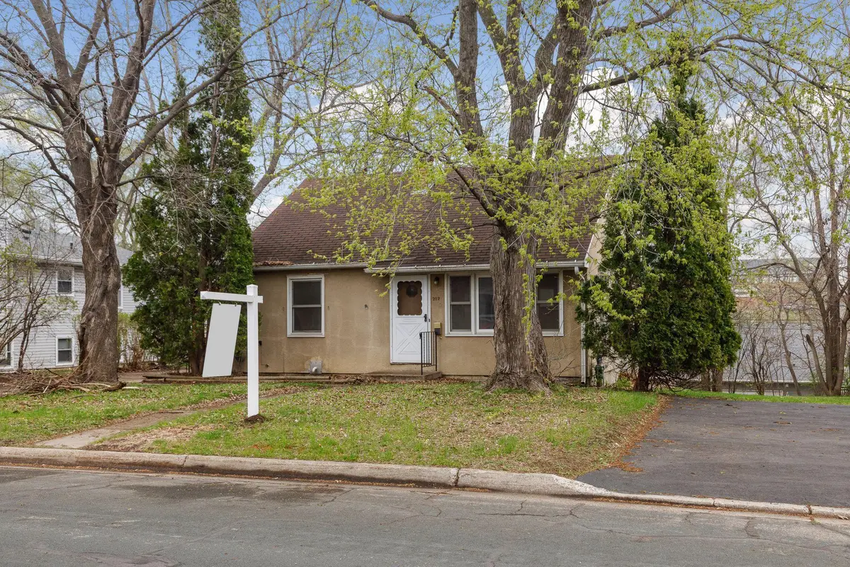 212 10th Avenue N, South Saint Paul, MN 55075 - Image #1