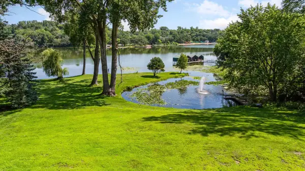 6851 Beach Road, Eden Prairie, MN 55344
