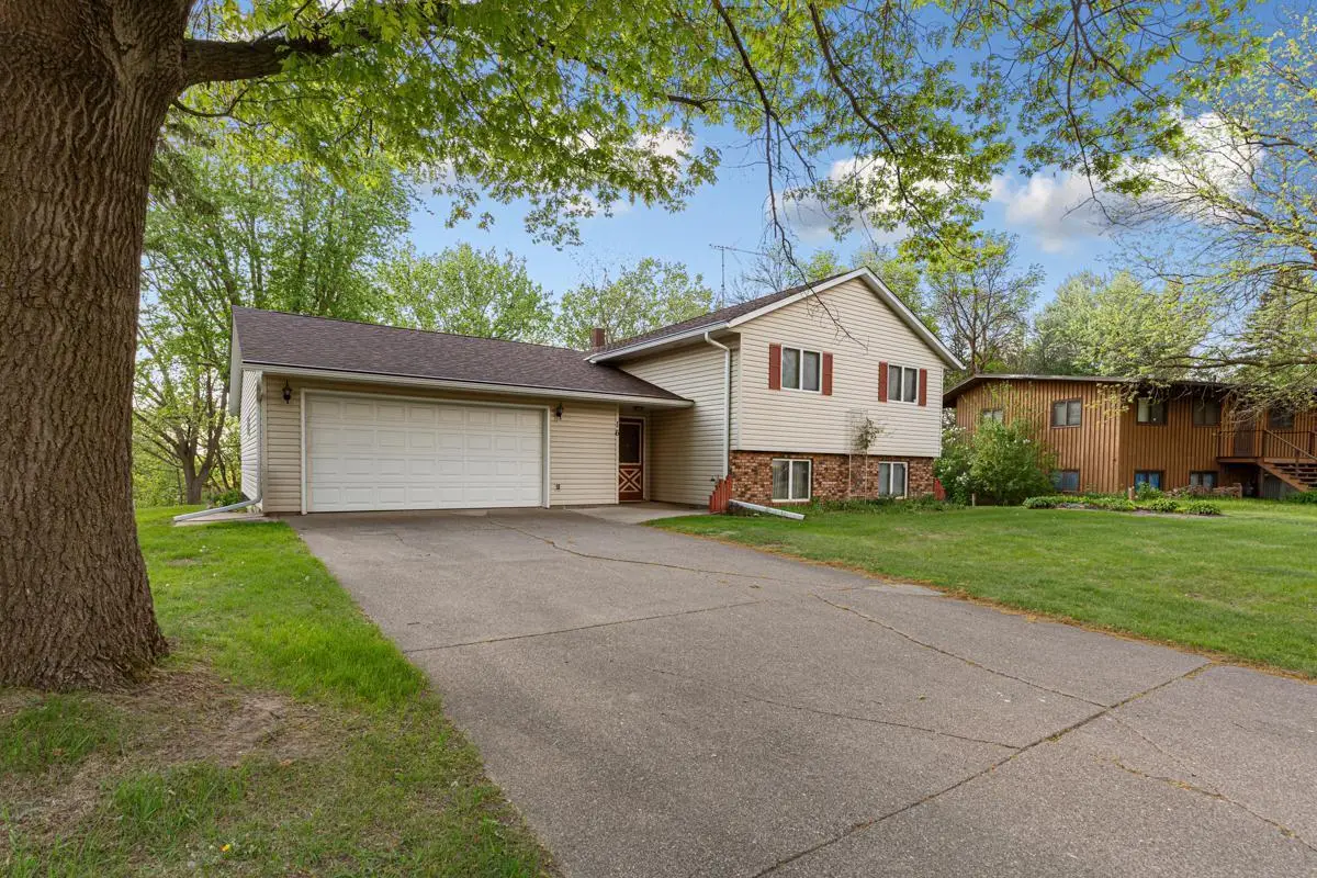 16 Crestview Bay, Faribault, MN 55021 - Image #1