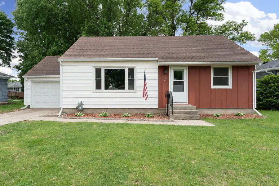 204 10th Avenue Ne, Waseca, MN 56093 - Image #2