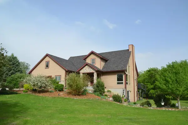 W11085 470th Avenue, Prescott, WI 54021