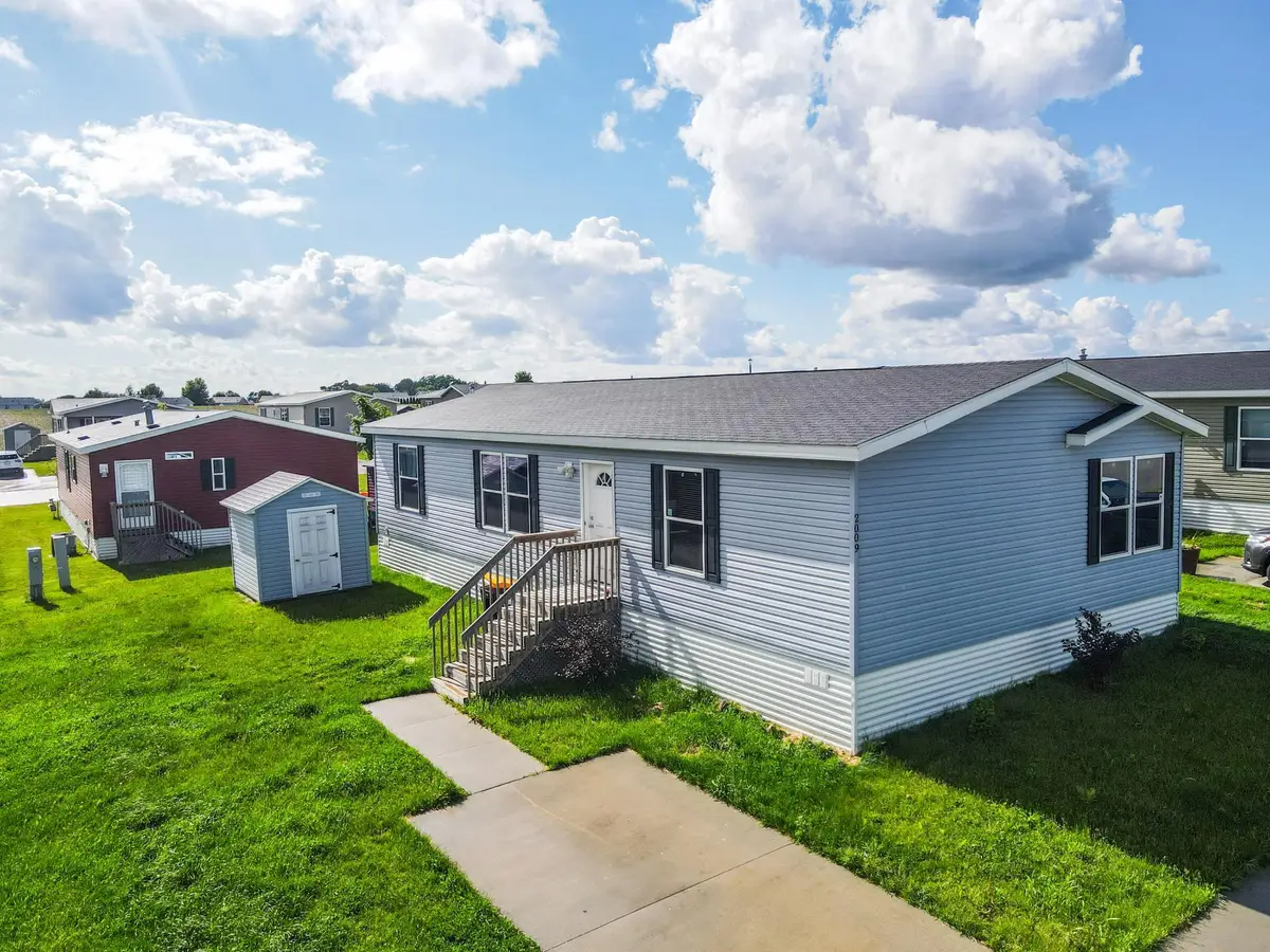 2009 Osprey Pl Nw, Stewartville, MN 55976 - #1
