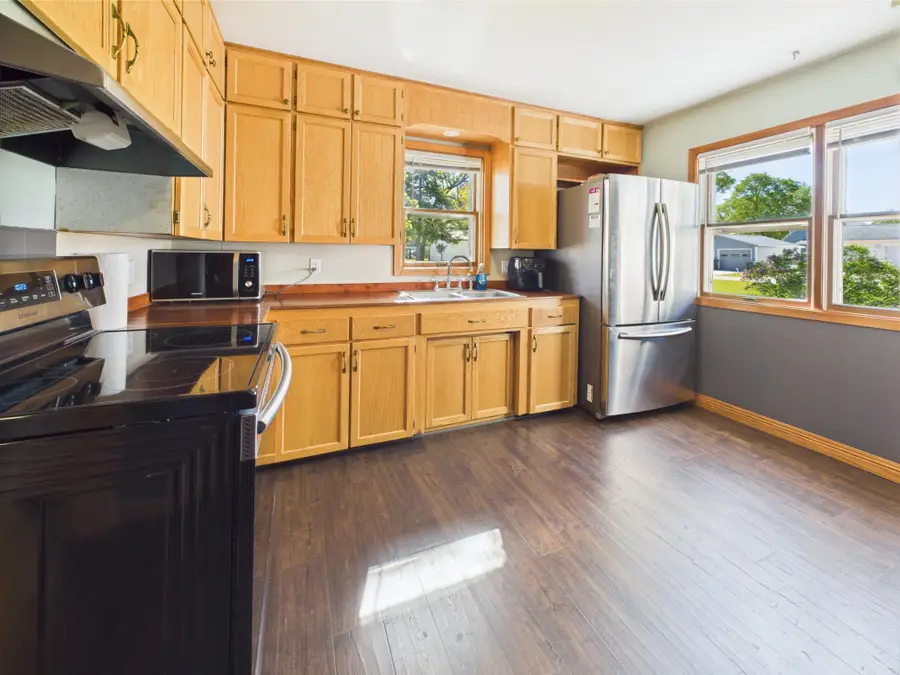 302 E 2nd Street S, Melrose, MN 56352 - Image #2