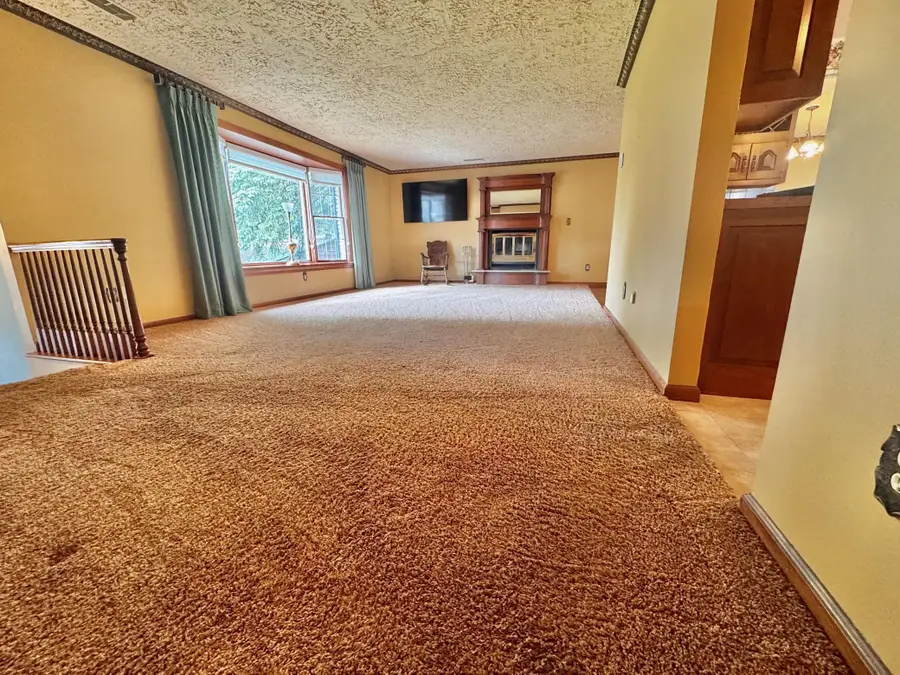 212 Carrow Circle, Marshall, MN 56258 - Image #2