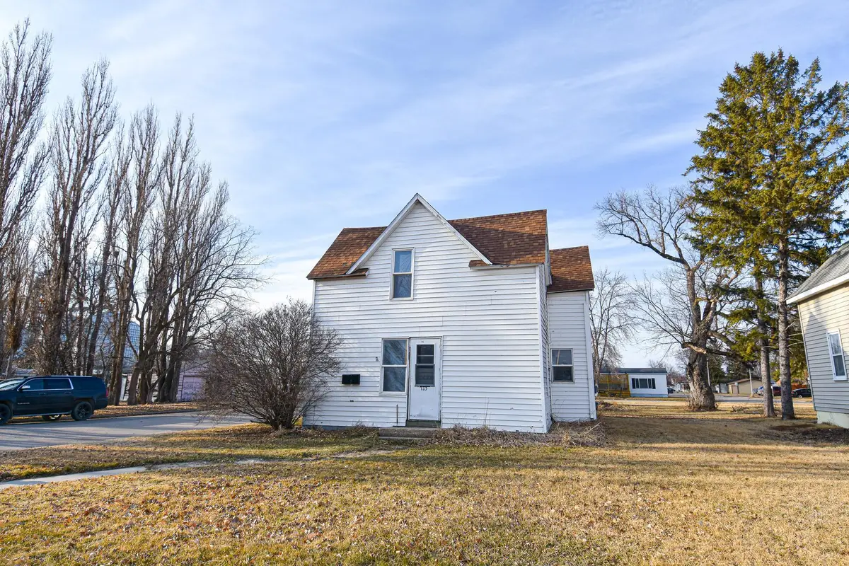 715 8th Street E, Thief River Falls, MN 56701 - Image #1