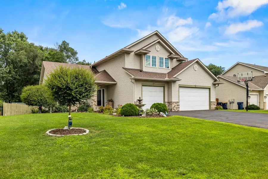 20724 Hurley Avenue, Lakeville, MN 55044 - Image #2