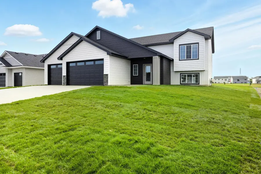 4653 8th Street Ne, Saint Cloud, MN 56304 - Image #2