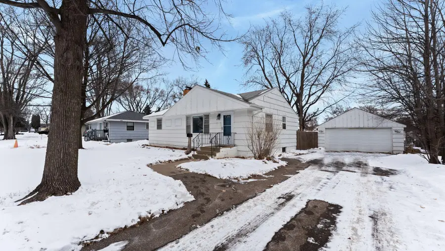 6318 Kyle Avenue N, Minneapolis, MN 55429 - #2