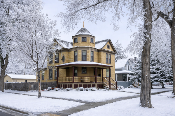 1121 4th Avenue S, Fargo, ND 58103