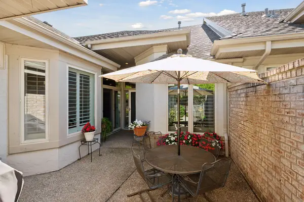 7238 Lewis Ridge Parkway, Minneapolis, MN 55439