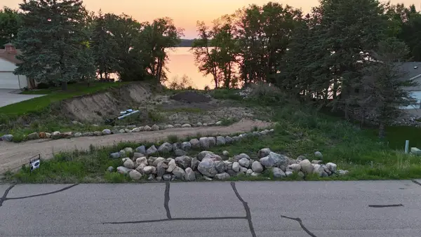 xxx E Eagle Lake Rd, Willmar, MN 56201