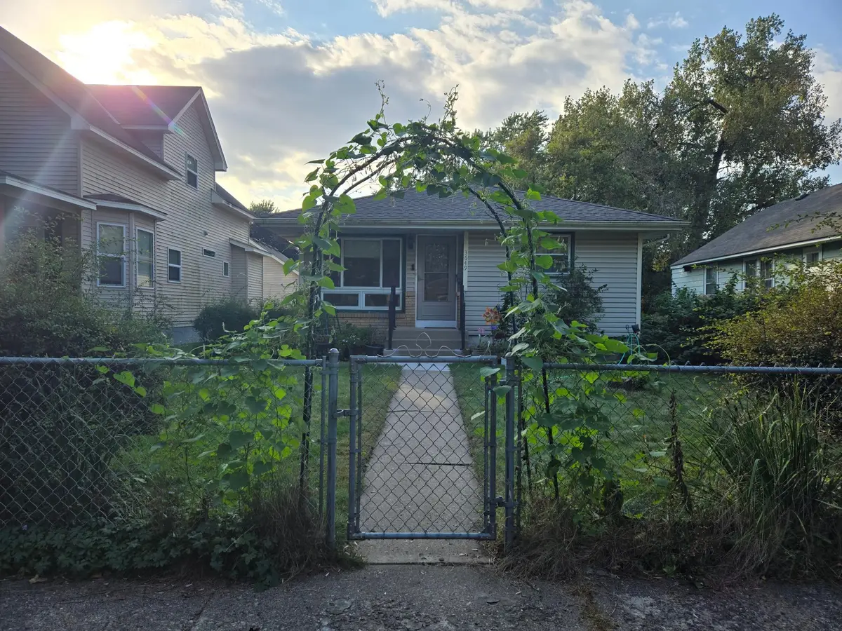 3649 Perry Avenue N, Minneapolis, MN 55422 - Image #1