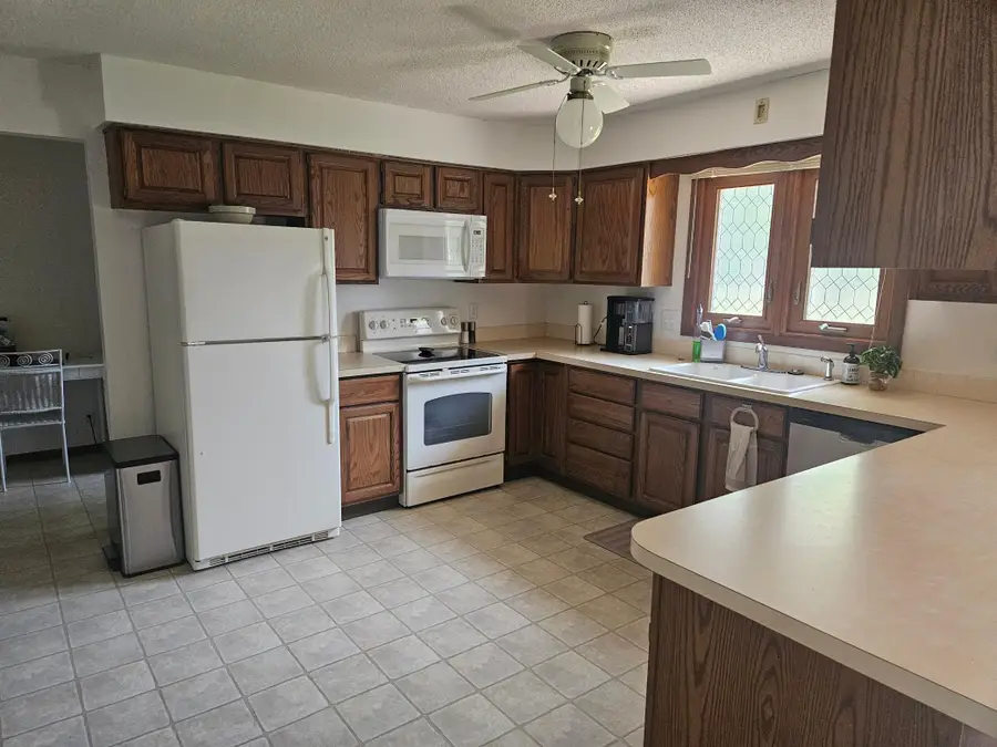 1427 Canary Drive, Albert Lea, MN 56007 - Image #2