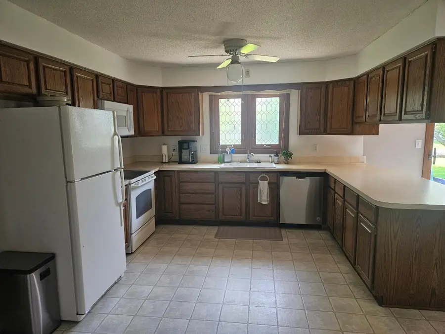 1427 Canary Drive, Albert Lea, MN 56007 - Image #3