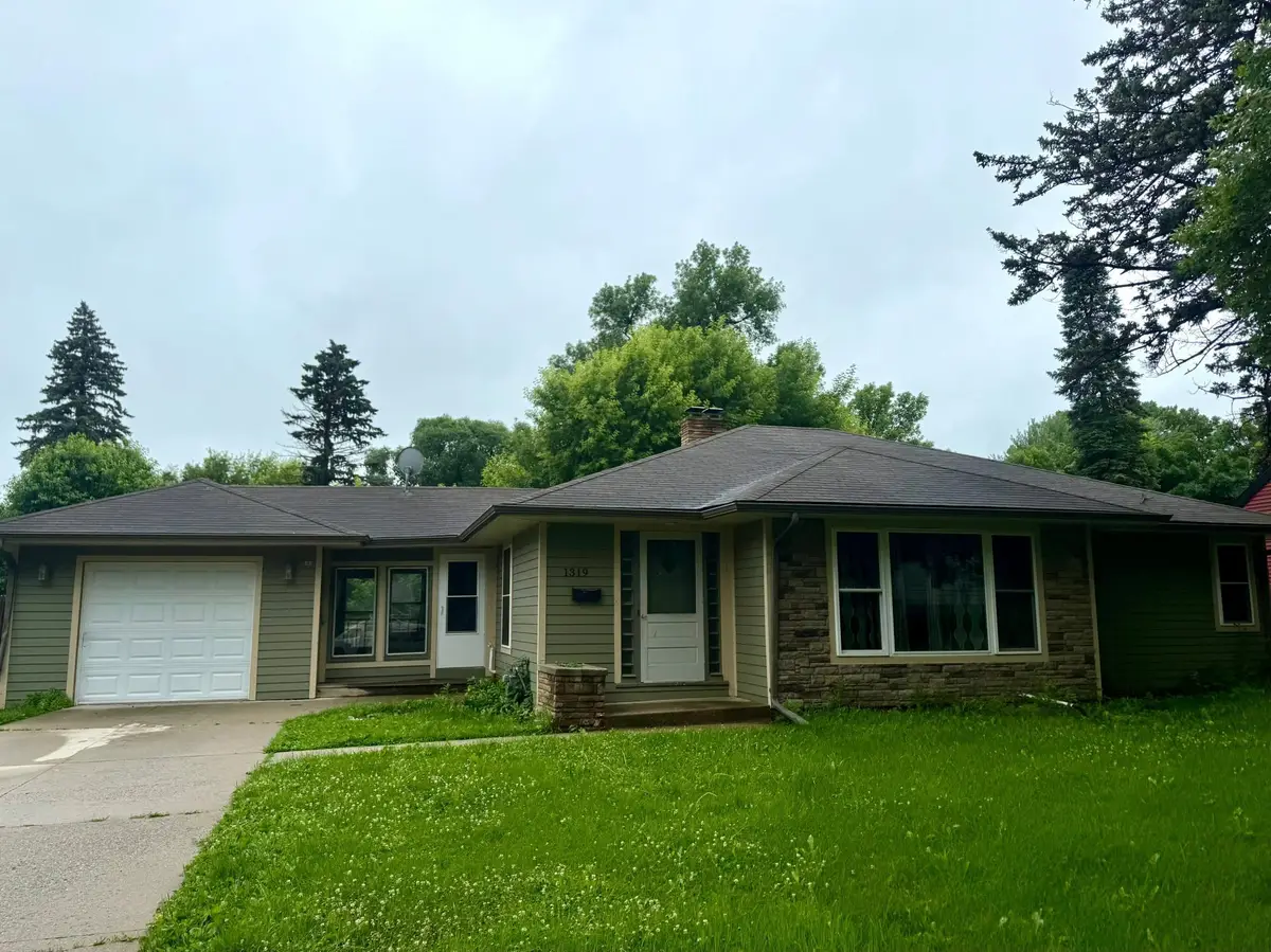 1319 Kandiyohi Avenue Sw, Willmar, MN 56201 - #1