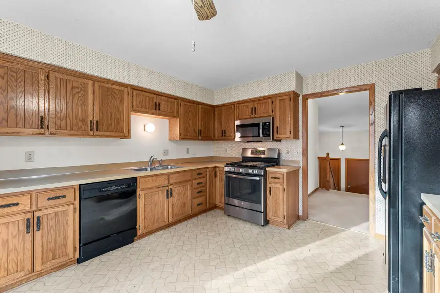 2800 Zanzibar Lane N, Minneapolis, MN 55447 - Image #3