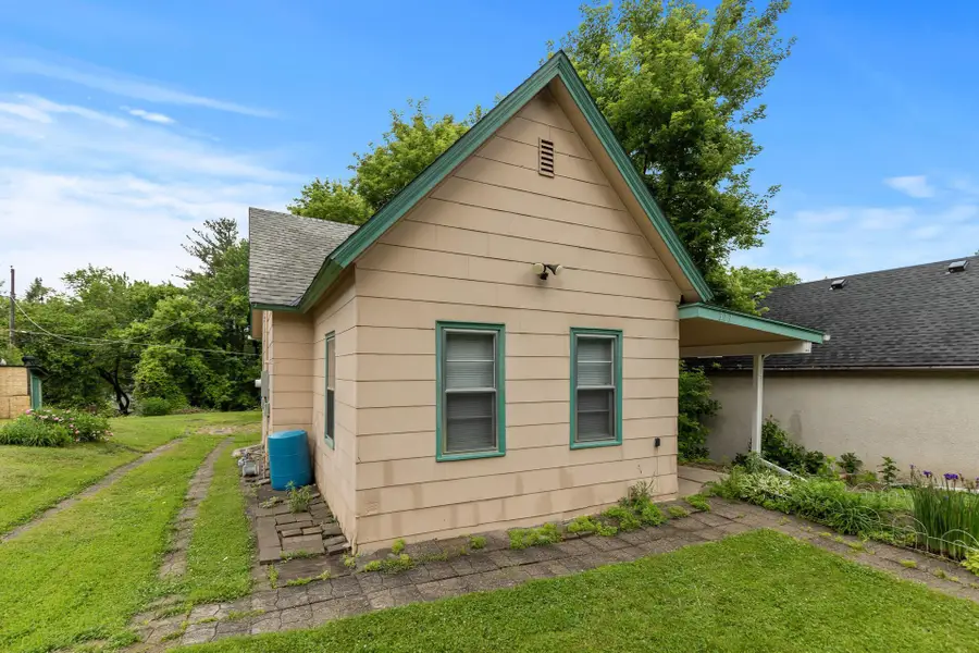 377 Winona Street E, Saint Paul, MN 55107 - Image #2