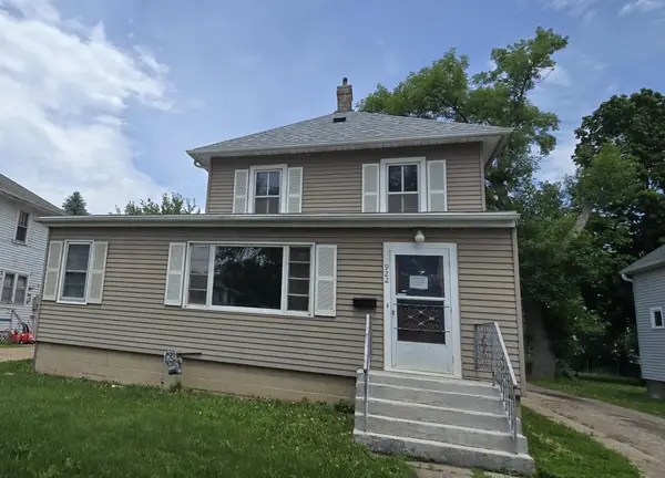 922 White Street, Jackson, MN 56143