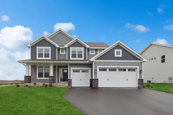 1902 Balsam Drive, Carver, MN 55315