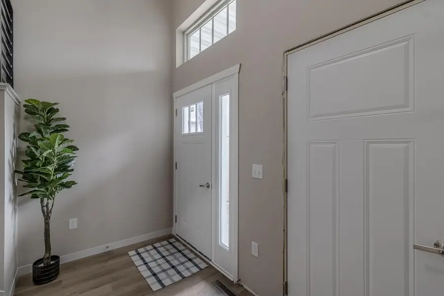 2216 Lake Avenue, New Ulm, MN 56073 - Image #2