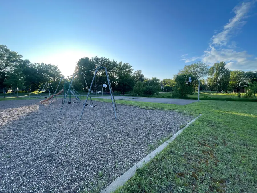 900 6th Avenue Ne, Little Falls, MN 56345 - #3