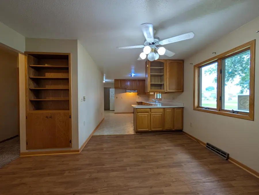 175 E 4th Street, Cottonwood, MN 56229 - Image #2