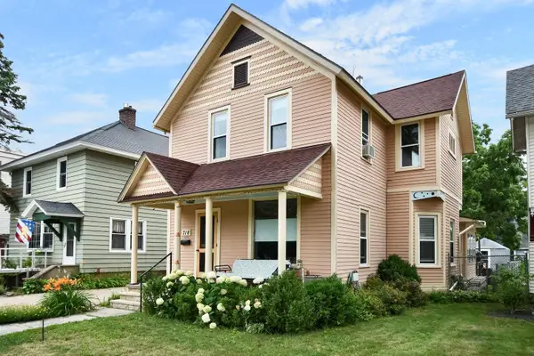 718 W Wabasha Street, Winona, MN 55987