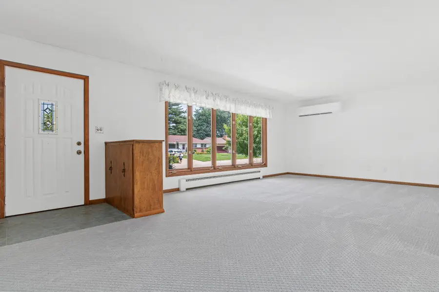 1456 Burke Avenue W, Roseville, MN 55113 - Image #2