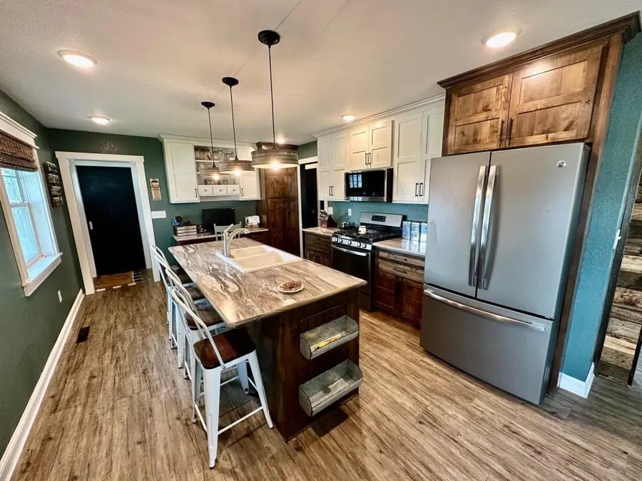 507 6th Street Ne, Roseau, MN 56751 - #3