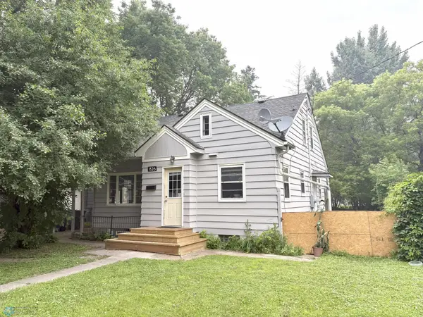 826 10th Avenue S, Moorhead, MN 56560