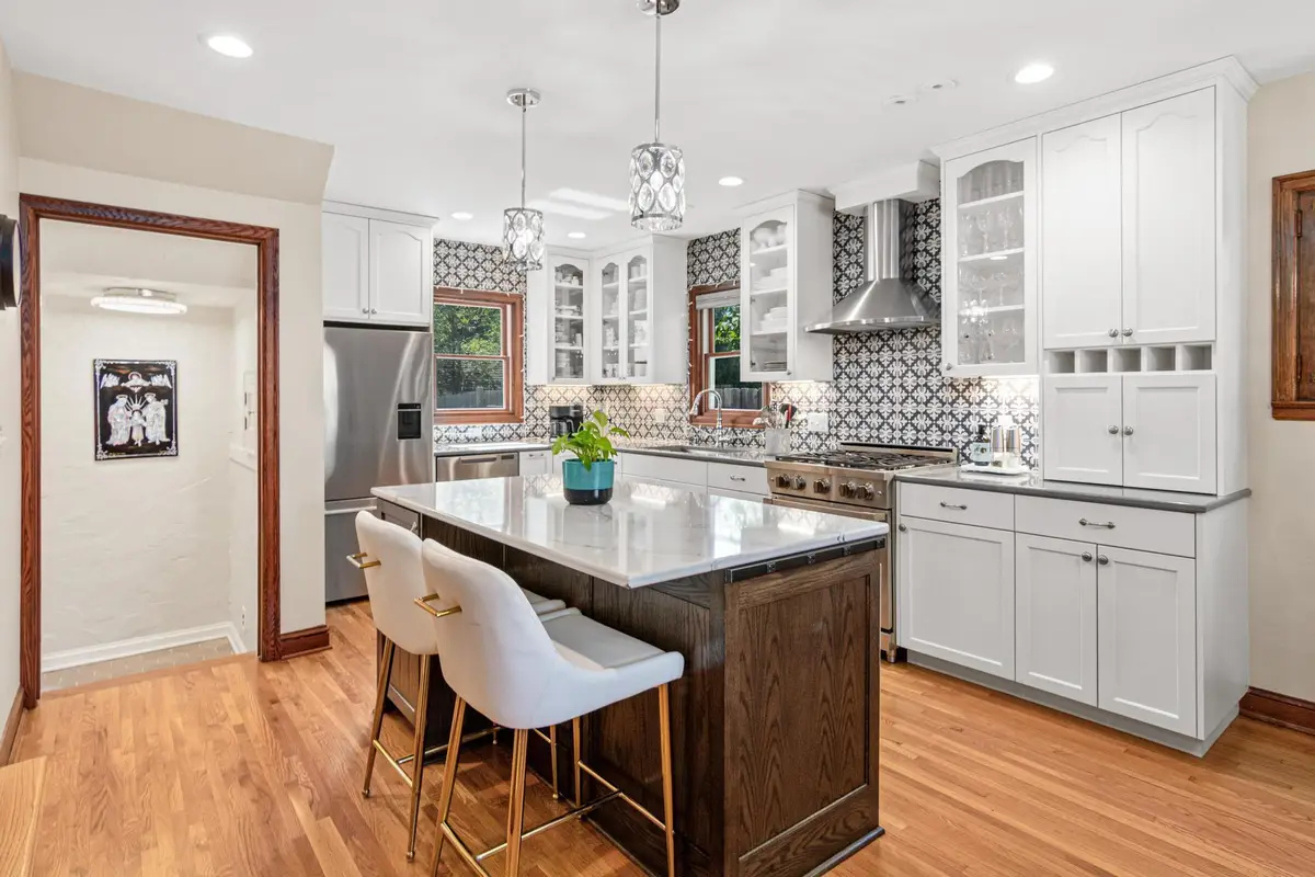 1856 Highland Parkway, Saint Paul, MN 55116 - Image #1