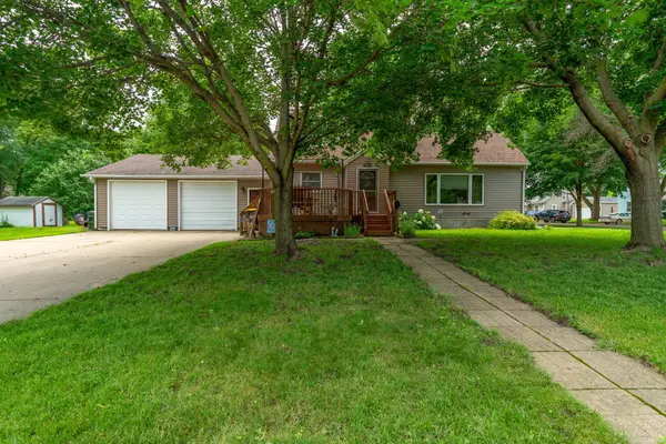 702 9th Avenue S, Saint James, MN 56081