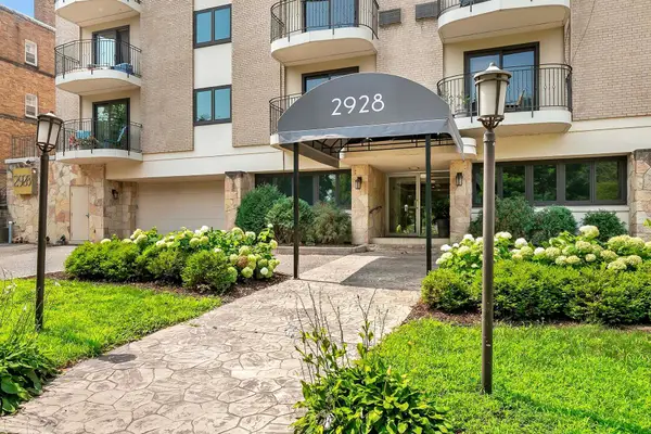 2928 Dean Parkway #3J, Minneapolis, MN 55416