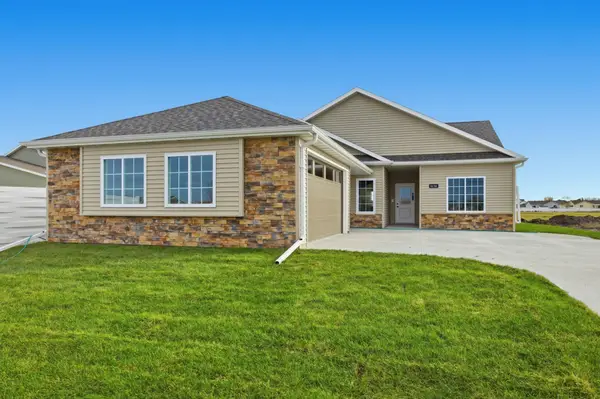 6230 21st Street S, Fargo, ND 58104